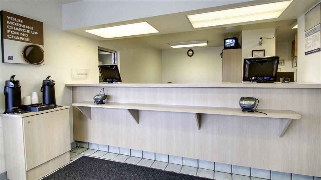Motel 6 Manhattan Kansas ภายใน รูปภาพ